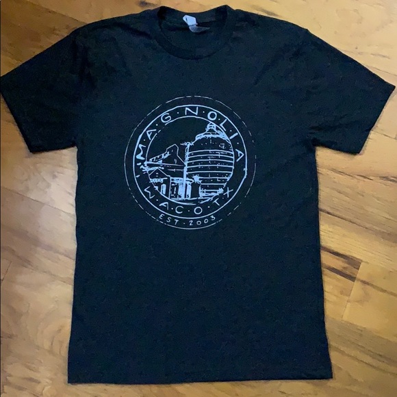 Magnolia Tops - Magnolia T-shirt